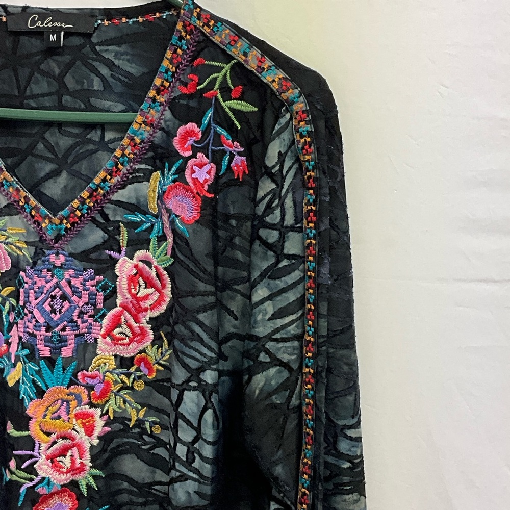 Calessa Elegant Black Tunic with Floral Embroidery - Picture 8 of 12